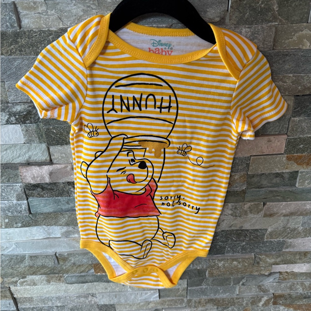 💛Winnie the Pooh onesie new with tags